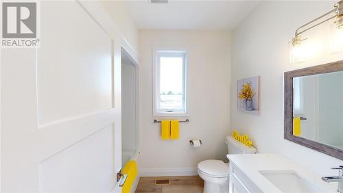 654 Ketter Way, Plympton-Wyoming, ON - Indoor Photo Showing Bathroom