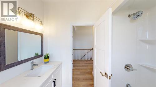 654 Ketter Way, Plympton-Wyoming, ON - Indoor Photo Showing Bathroom