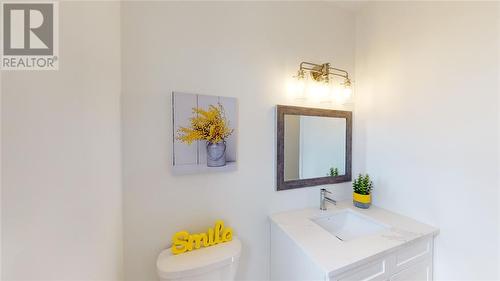 654 Ketter Way, Plympton-Wyoming, ON - Indoor Photo Showing Bathroom