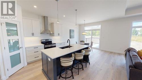 654 Ketter Way, Plympton-Wyoming, ON - Indoor Photo Showing Kitchen With Upgraded Kitchen