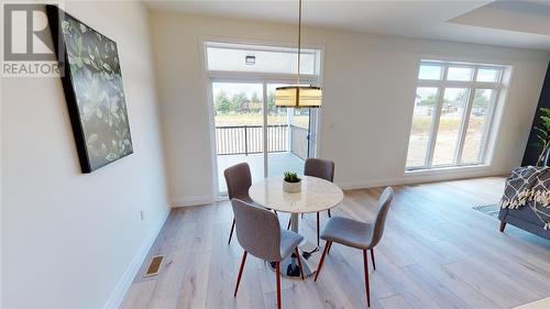 654 Ketter Way, Plympton-Wyoming, ON - Indoor Photo Showing Dining Room