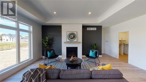 654 Ketter Way, Plympton-Wyoming, ON - Indoor Photo Showing Living Room With Fireplace