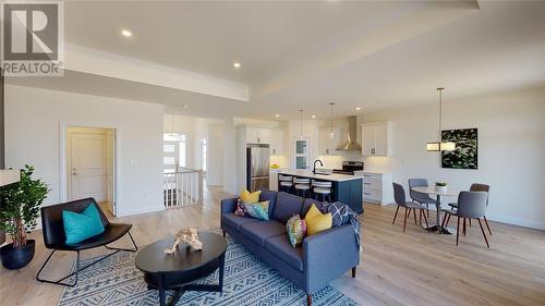 654 Ketter Way, Plympton-Wyoming, ON - Indoor Photo Showing Living Room