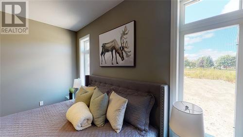 654 Ketter Way, Plympton-Wyoming, ON - Indoor Photo Showing Bedroom