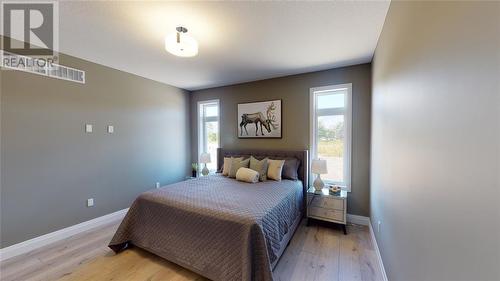 654 Ketter Way, Plympton-Wyoming, ON - Indoor Photo Showing Bedroom