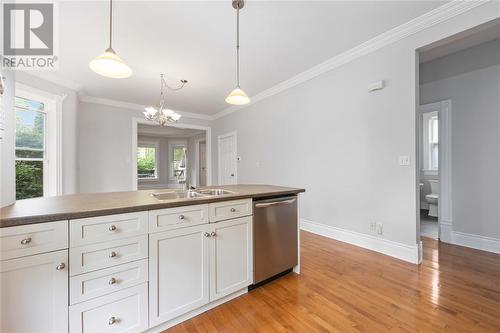 326 College Avenue North, Sarnia, ON - Indoor Photo Showing Kitchen