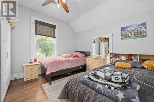 326 College Avenue North, Sarnia, ON - Indoor Photo Showing Bedroom