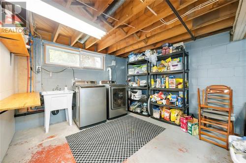 1457 Mc Crie Street, Sarnia, ON - Indoor Photo Showing Laundry Room