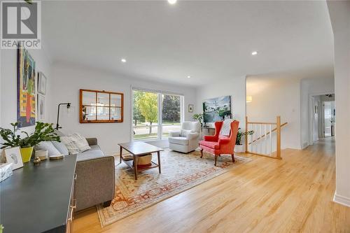 1457 Mc Crie Street, Sarnia, ON - Indoor Photo Showing Living Room