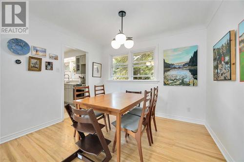 1457 Mc Crie Street, Sarnia, ON - Indoor Photo Showing Dining Room