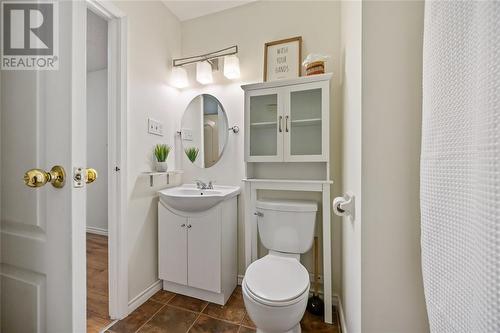 200 St. Clair Boulevard Unit# 6, St Clair, ON - Indoor Photo Showing Bathroom