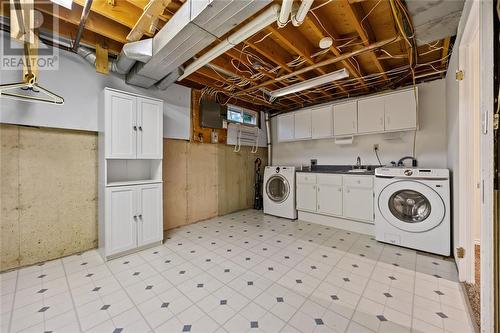 200 St. Clair Boulevard Unit# 6, St Clair, ON - Indoor Photo Showing Laundry Room