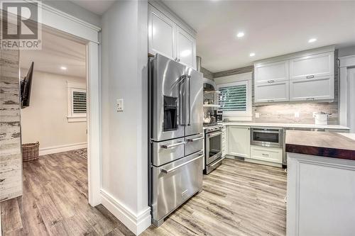 107 Monk Street, Point Edward, ON - Indoor Photo Showing Kitchen With Upgraded Kitchen