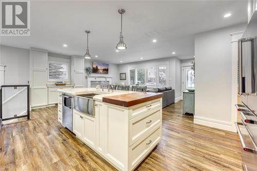 107 Monk Street, Point Edward, ON - Indoor Photo Showing Kitchen With Upgraded Kitchen