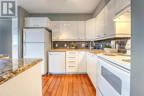 155 Front Street North Unit# 1408, Sarnia, ON - Indoor Photo Showing Kitchen