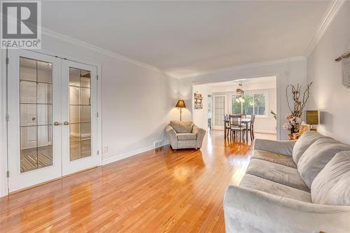 2715 Sandfield Crescent, Sarnia, ON - Indoor Photo Showing Living Room