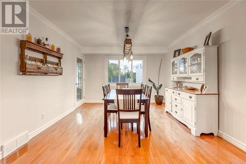 2715 Sandfield Crescent, Sarnia, ON - Indoor Photo Showing Dining Room