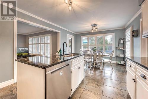 2715 Sandfield Crescent, Sarnia, ON - Indoor Photo Showing Kitchen