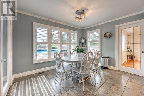 2715 Sandfield Crescent, Sarnia, ON - Indoor Photo Showing Dining Room