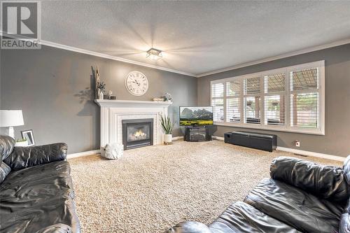 2715 Sandfield Crescent, Sarnia, ON - Indoor Photo Showing Living Room With Fireplace