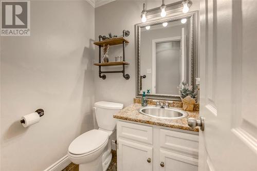 2715 Sandfield Crescent, Sarnia, ON - Indoor Photo Showing Bathroom