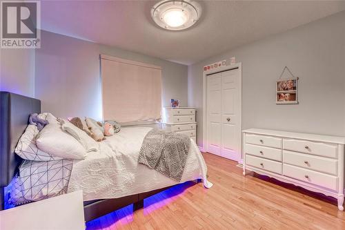 2715 Sandfield Crescent, Sarnia, ON - Indoor Photo Showing Bedroom