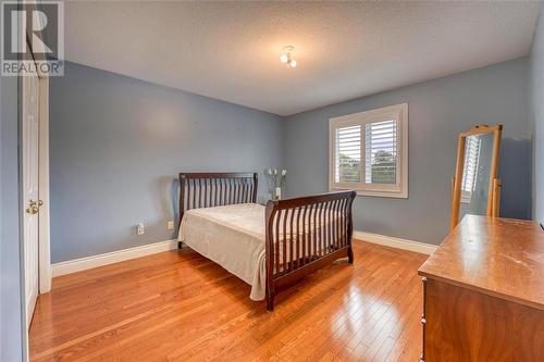 2715 Sandfield Crescent, Sarnia, ON - Indoor Photo Showing Bedroom