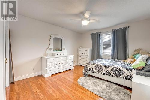 2715 Sandfield Crescent, Sarnia, ON - Indoor Photo Showing Bedroom