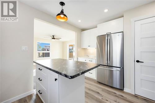 737 Albert Street, Wallaceburg, ON - Indoor Photo Showing Kitchen