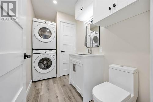 737 Albert Street, Wallaceburg, ON - Indoor Photo Showing Laundry Room