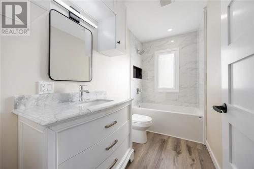 737 Albert Street, Wallaceburg, ON - Indoor Photo Showing Bathroom