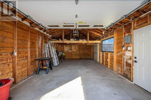 737 Albert Street, Wallaceburg, ON - Indoor Photo Showing Garage