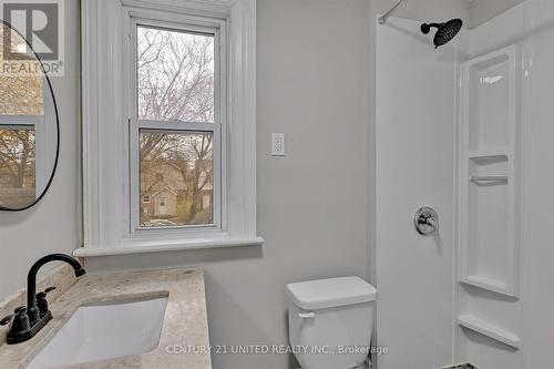 212 Park Street N, Peterborough (Downtown), ON - Indoor Photo Showing Bathroom