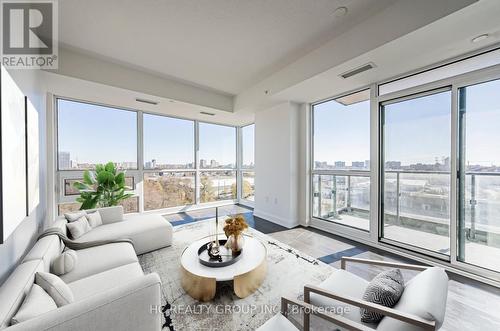 805 - 160 Vanderhoof Avenue, Toronto, ON - Indoor Photo Showing Living Room