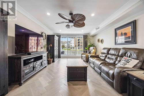 1510 Venetian Boulevard Unit# M-3, Point Edward, ON - Indoor Photo Showing Living Room