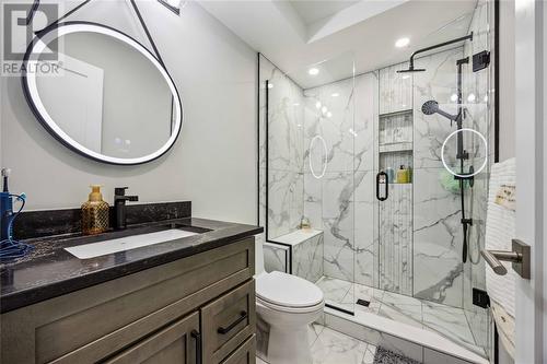 1510 Venetian Boulevard Unit# M-3, Point Edward, ON - Indoor Photo Showing Bathroom