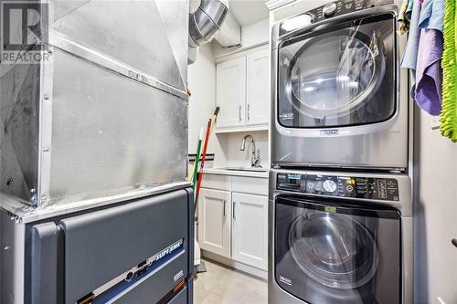 1510 Venetian Boulevard Unit# M-3, Point Edward, ON - Indoor Photo Showing Laundry Room