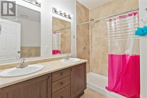 2557 Asima Drive, London, ON - Indoor Photo Showing Bathroom