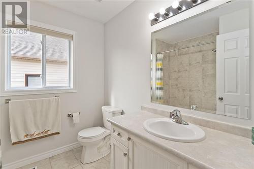 2557 Asima Drive, London, ON - Indoor Photo Showing Bathroom