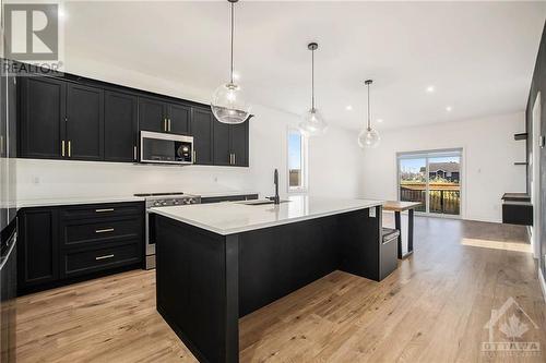 302 Forestview Crescent, Renfrew, ON - Indoor Photo Showing Kitchen With Upgraded Kitchen