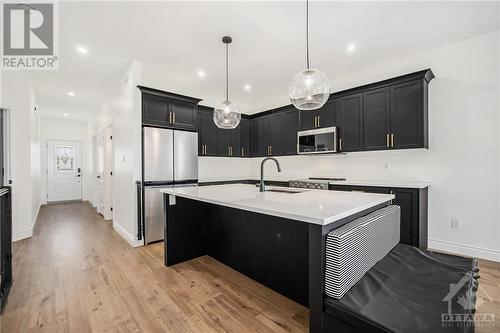 302 Forestview Crescent, Renfrew, ON - Indoor Photo Showing Kitchen With Stainless Steel Kitchen With Upgraded Kitchen