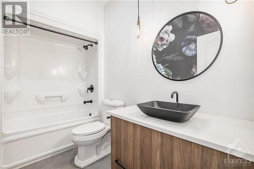 302 Forestview Crescent, Renfrew, ON - Indoor Photo Showing Bathroom