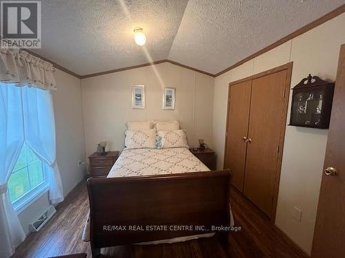 88 Maple Grove Village Road, Southgate, ON - Indoor Photo Showing Bedroom