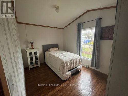 88 Maple Grove Village Road, Southgate, ON - Indoor Photo Showing Bedroom