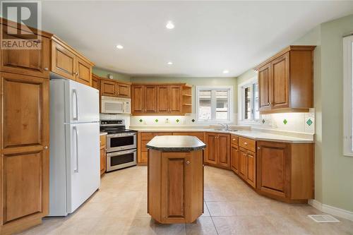 123 Mac Nab Street, Lambton Shores, ON - Indoor Photo Showing Kitchen