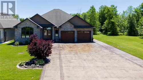 3849 Ferne Avenue, Plympton-Wyoming, ON - Outdoor With Facade