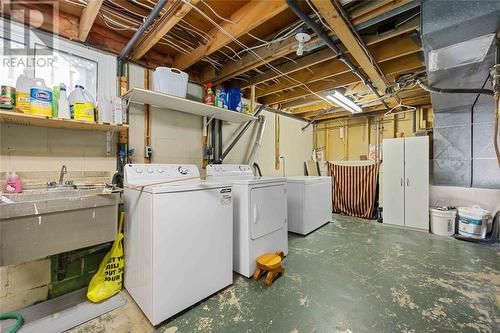 1144 Cathcart Boulevard, Sarnia, ON - Indoor Photo Showing Laundry Room