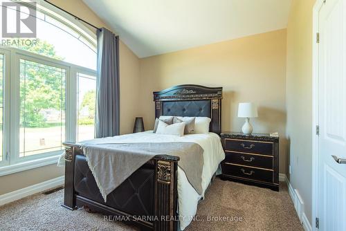 3849 Ferne Avenue, Plympton-Wyoming (Plympton Wyoming), ON - Indoor Photo Showing Bedroom