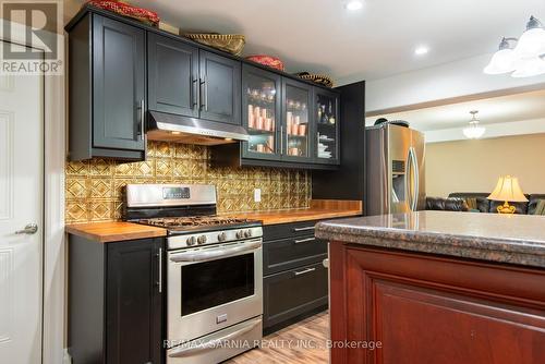 3849 Ferne Avenue, Plympton-Wyoming (Plympton Wyoming), ON - Indoor Photo Showing Kitchen