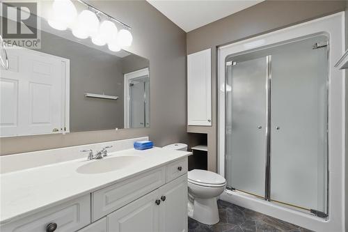 6396 La Salle Line, Warwick-Watford, ON - Indoor Photo Showing Bathroom